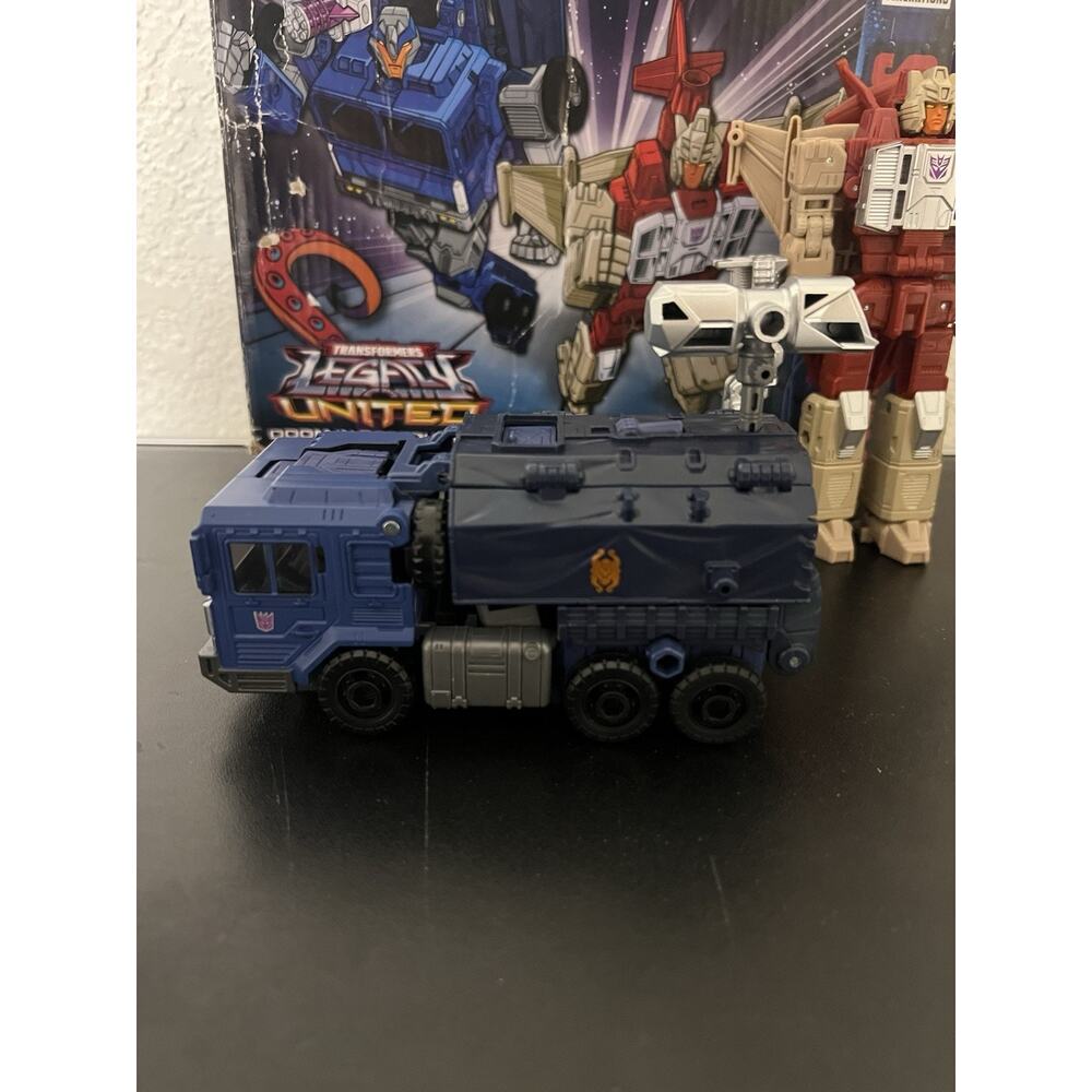 Transformers Legacy United Doom 'N Destruction Breakdown & Windsweeper - Picture 5 of 14